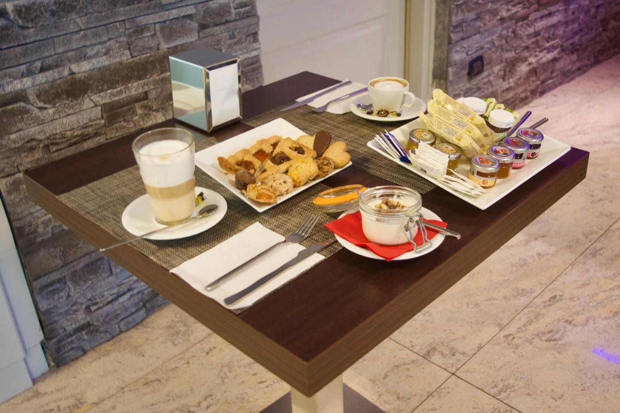 Autosole 2 Hotel Milan Luaran gambar