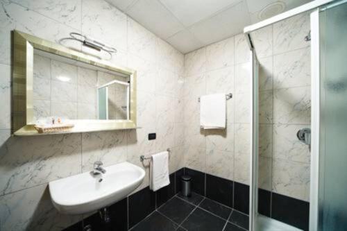 Autosole 2 Hotel Milan Luaran gambar