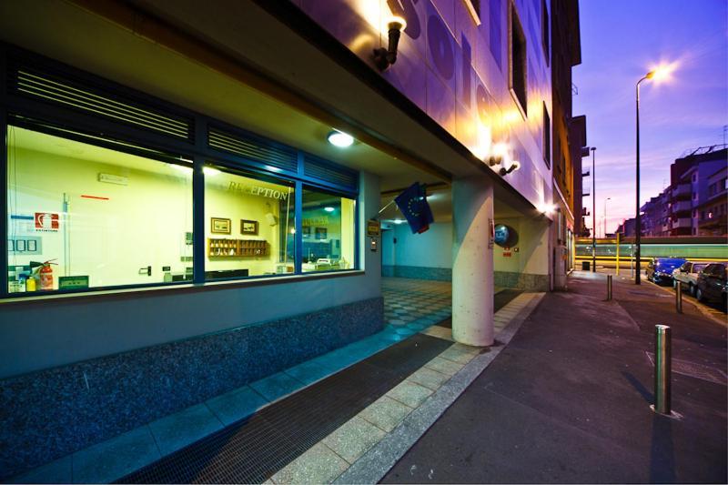 Autosole 2 Hotel Milan Luaran gambar
