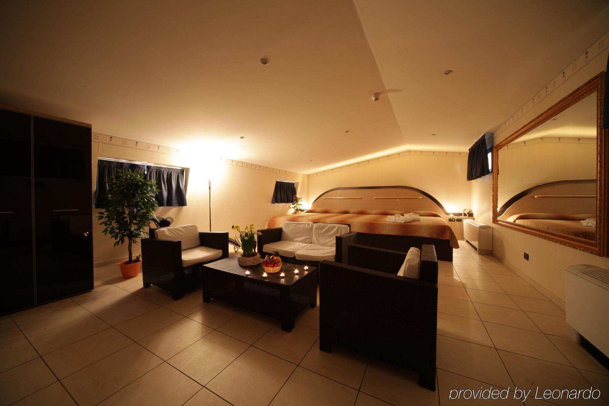 Autosole 2 Hotel Milan Luaran gambar